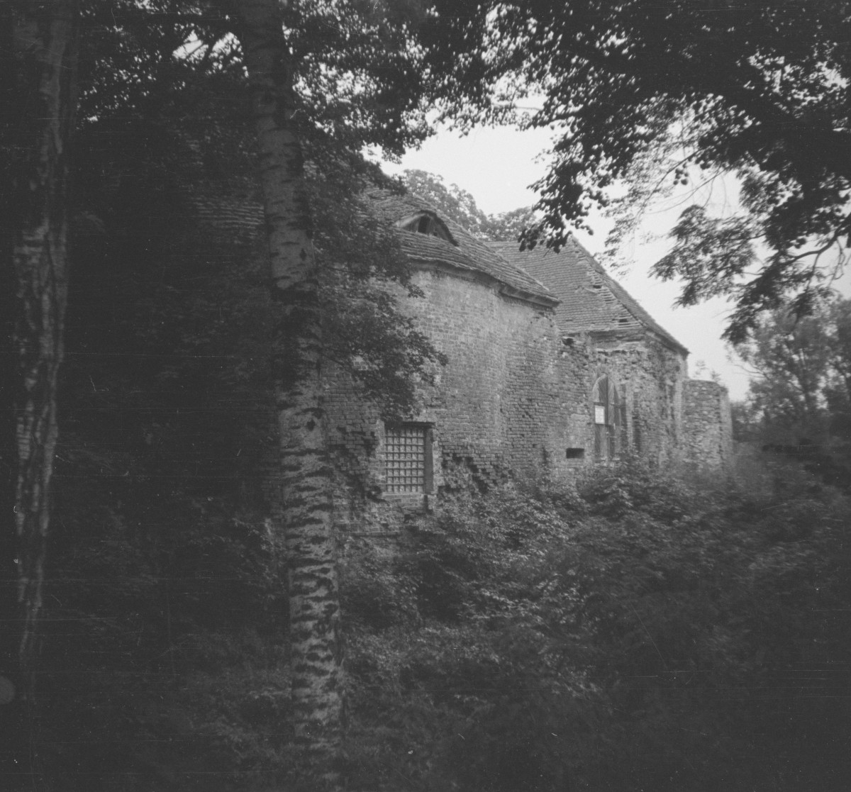 zamek - fragment od wejścia, skan 1