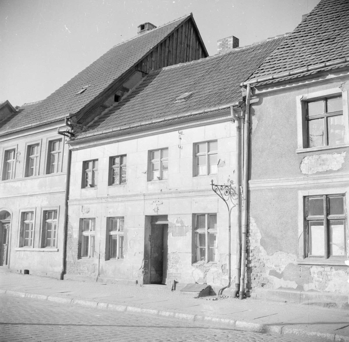 kamienica - elewacja frontowa, skan 1