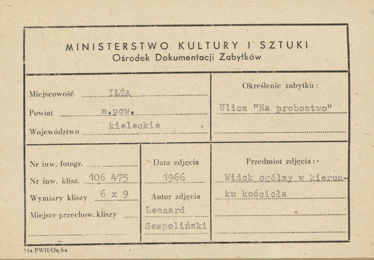 Widok na kościół parafialny w perspektywie ulicy - metryczka, skan 1