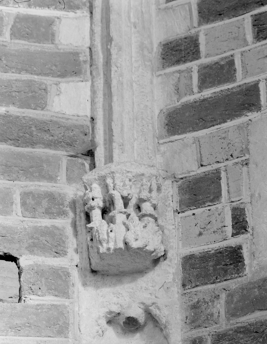 kościół pw. św. Mikołaja - wnętrze - prezbiterium - sklepienie - wspornik, skan 1