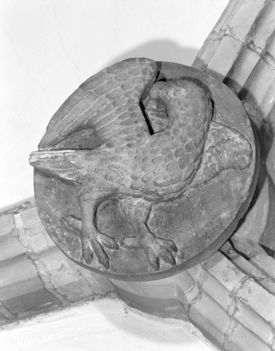 Stary Ratusz - wnętrze: zwornik z 2 połowy XV wieku., skan 1