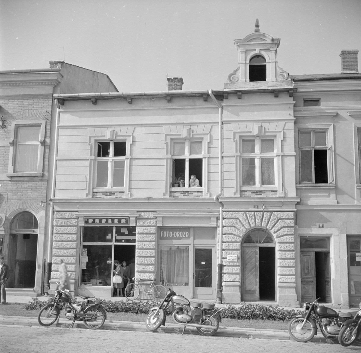 kamienica - elewacja frontowa, skan 1