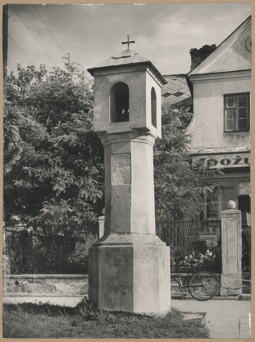 Kapliczka przydrożna - widok ogólny, skan 1