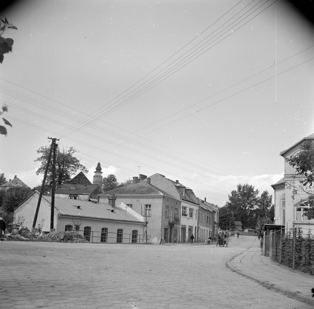 ulica - widok ogólny, skan 1