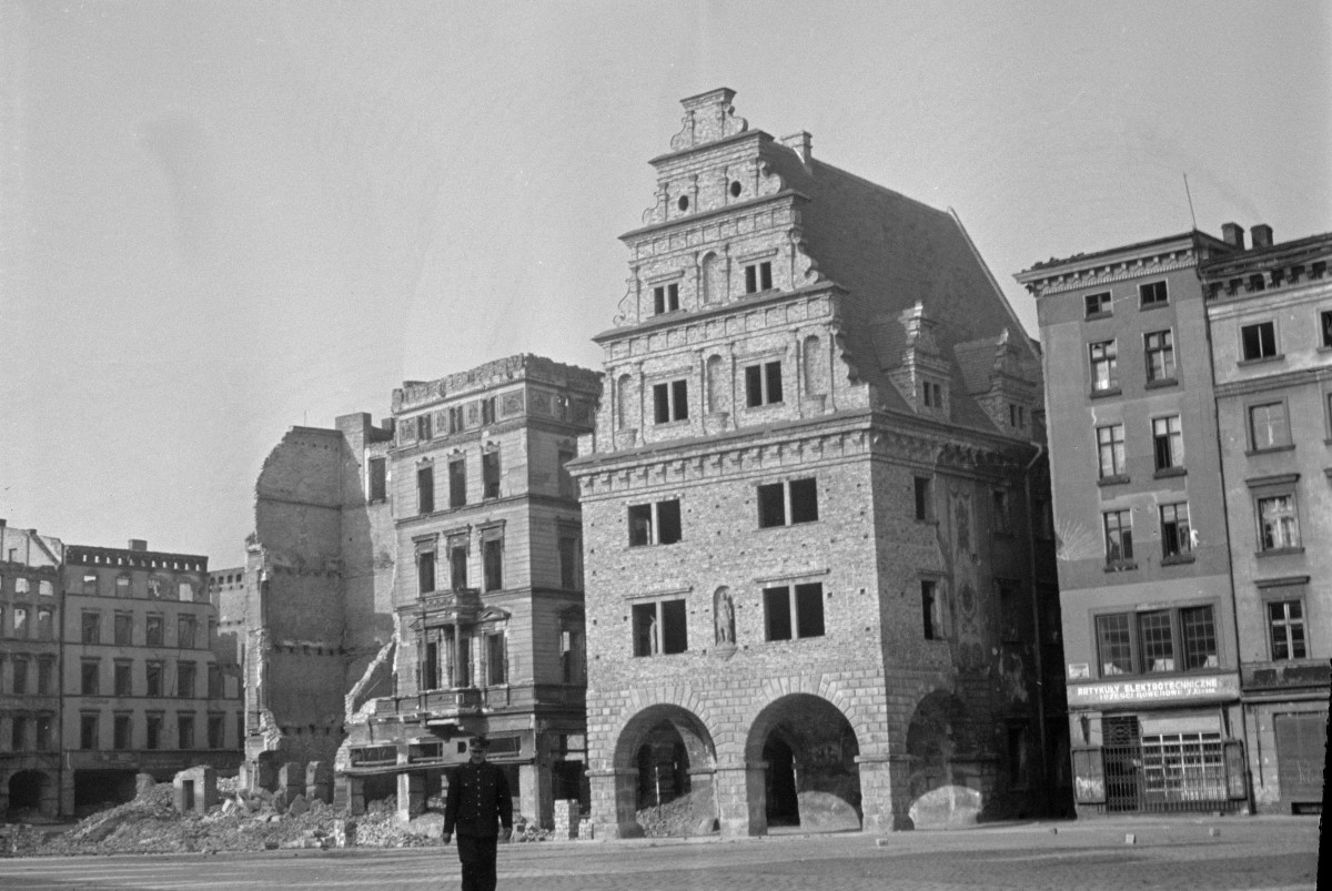 waga miejska i kamienice, skan 1