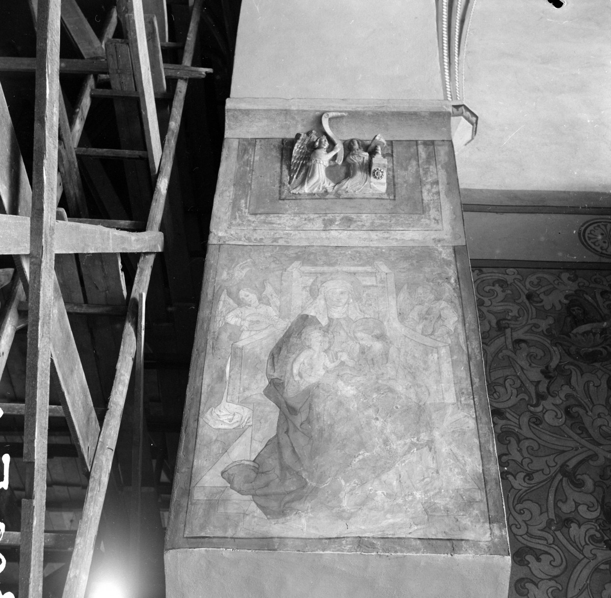 Katedra pw. św. Stanisława Biskupa i Męczennika i św. Wacława Męczennika - wnętrze: fragment polichromii w kaplicy Najświętszej Marii Panny, skan 1