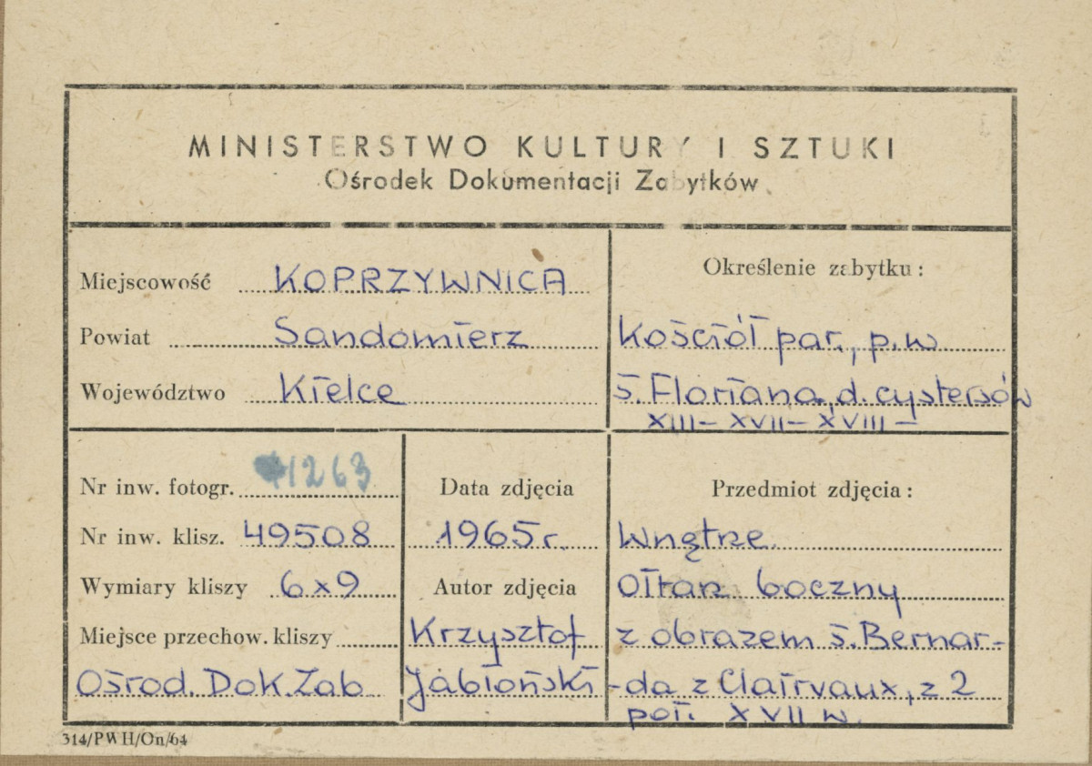 Zespół klasztorny - kościół, wnętrze , widok ołtarza bocznego z obrazem św. Bernarda z Clairvaux - metryczka, skan 1