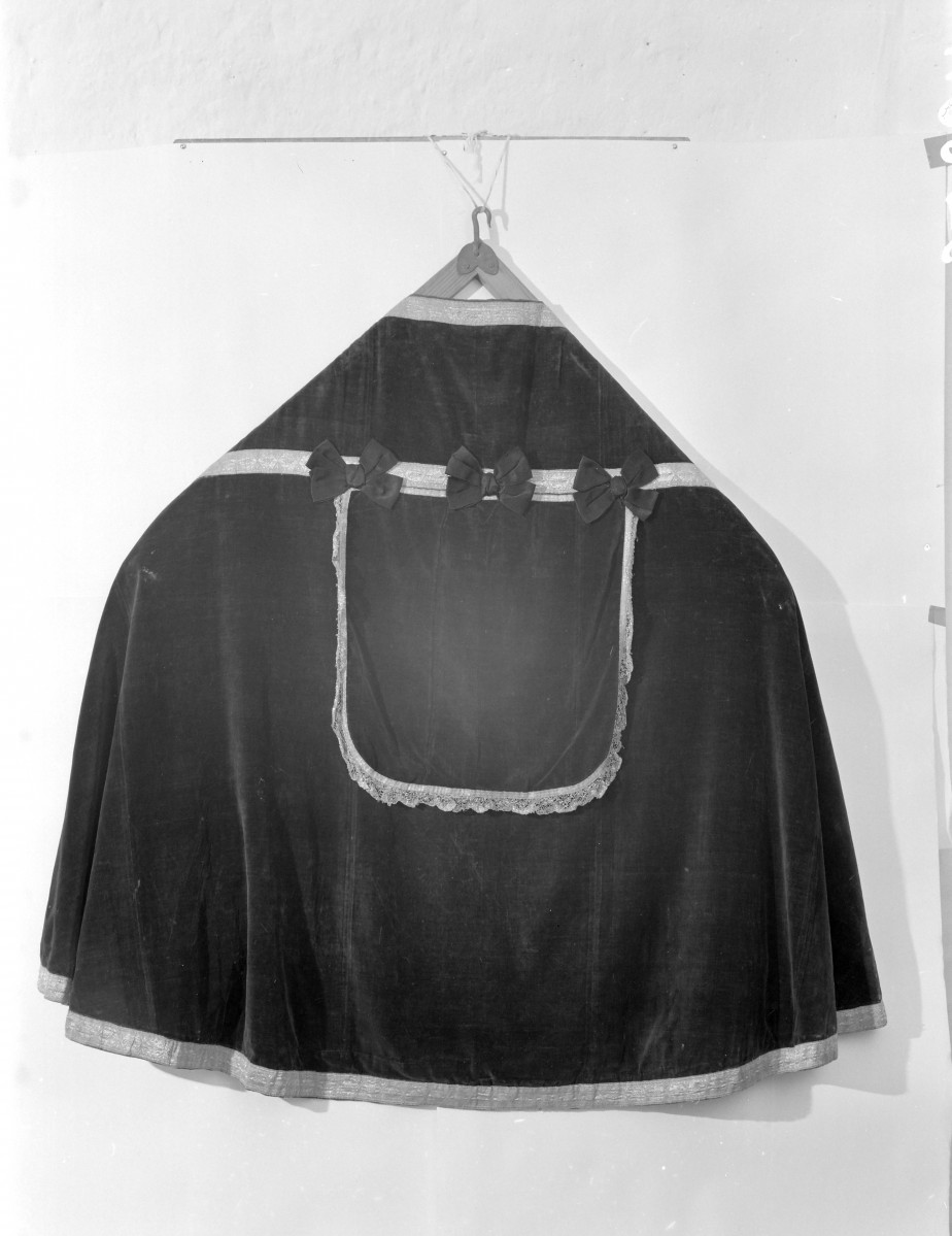 klasztor Benedyktynek - zbiory - kapa, skan 1