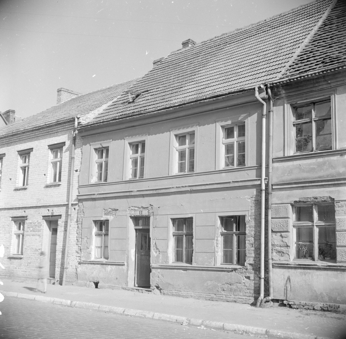 kamienica - elewacja frontowa, skan 1