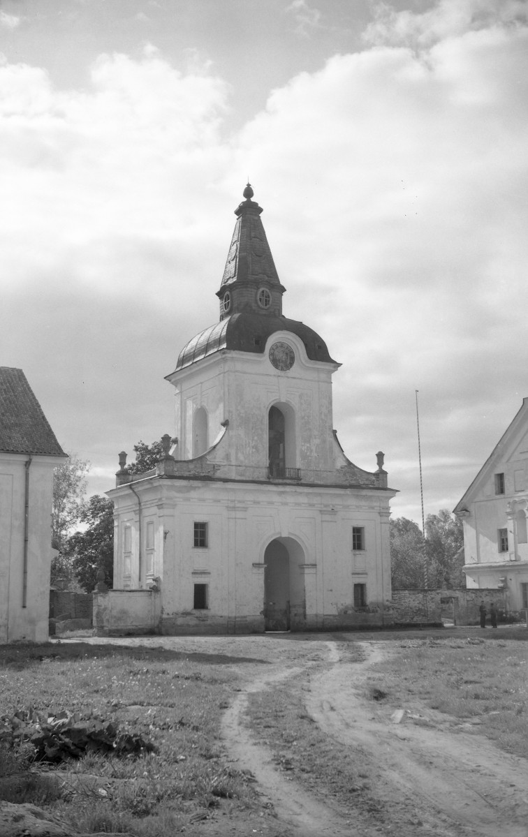 Pałac Chodkiewiczów - brama wjazdowa, skan 1