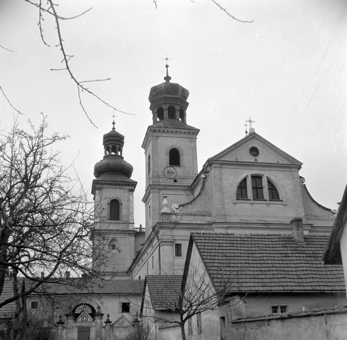 kościół Wniebowzięcia NMP - elewacja od strony prezbiterium, skan 1