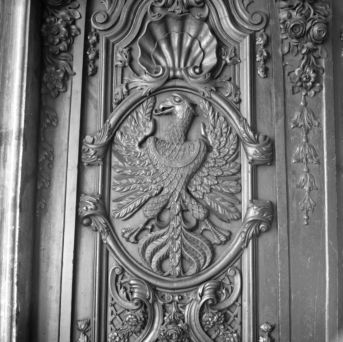 kolegium jezuickie, ob. Uniwersytet Wrocławski - wnętrze: aula Leopoldina - drzwi - fragment, orzeł, skan 1