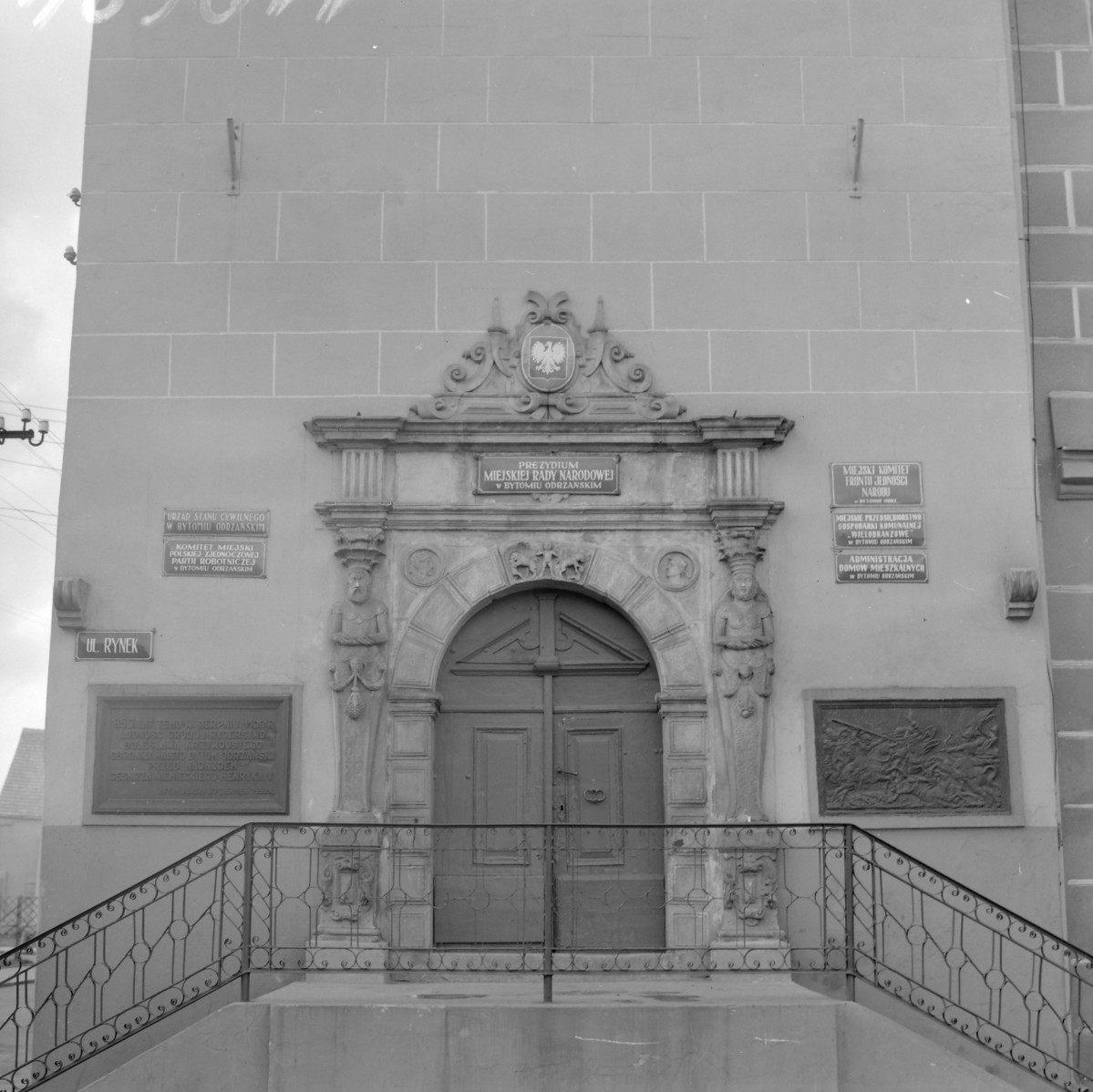 ratusz - portal, skan 1