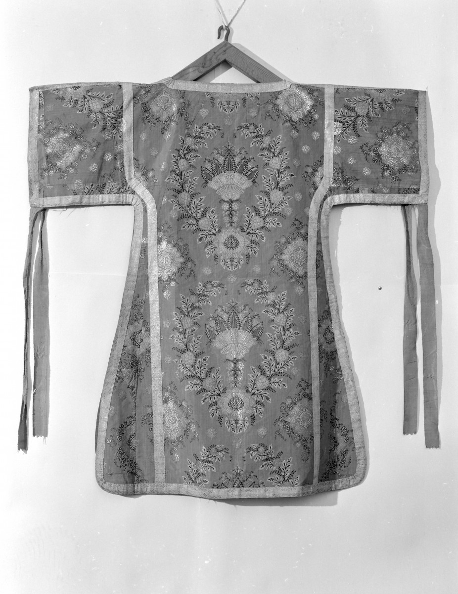 klasztor Benedyktynek - zbiory - dalmatyka, skan 1