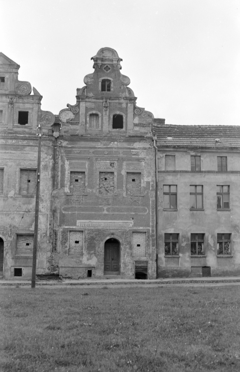 dom, kamienica - elewacja frontowa, skan 1