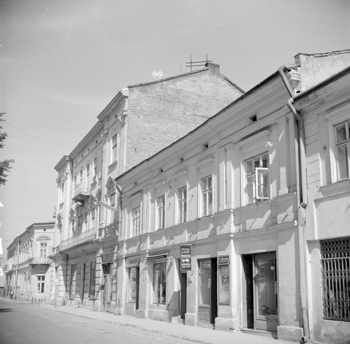 kamienica - elewacja frontowa, skan 1