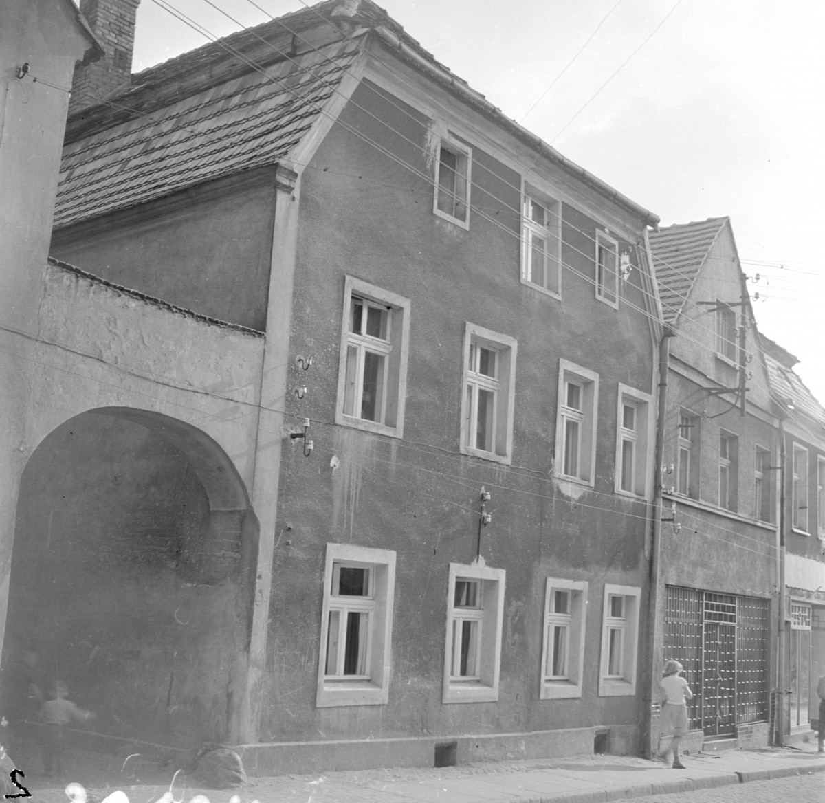 kamienice - elewacje frontowe, skan 1