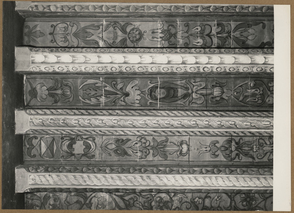 Pałac biskupów - wnętrze, d. komnata biskupia, fragment polichromii stropu, skan 1