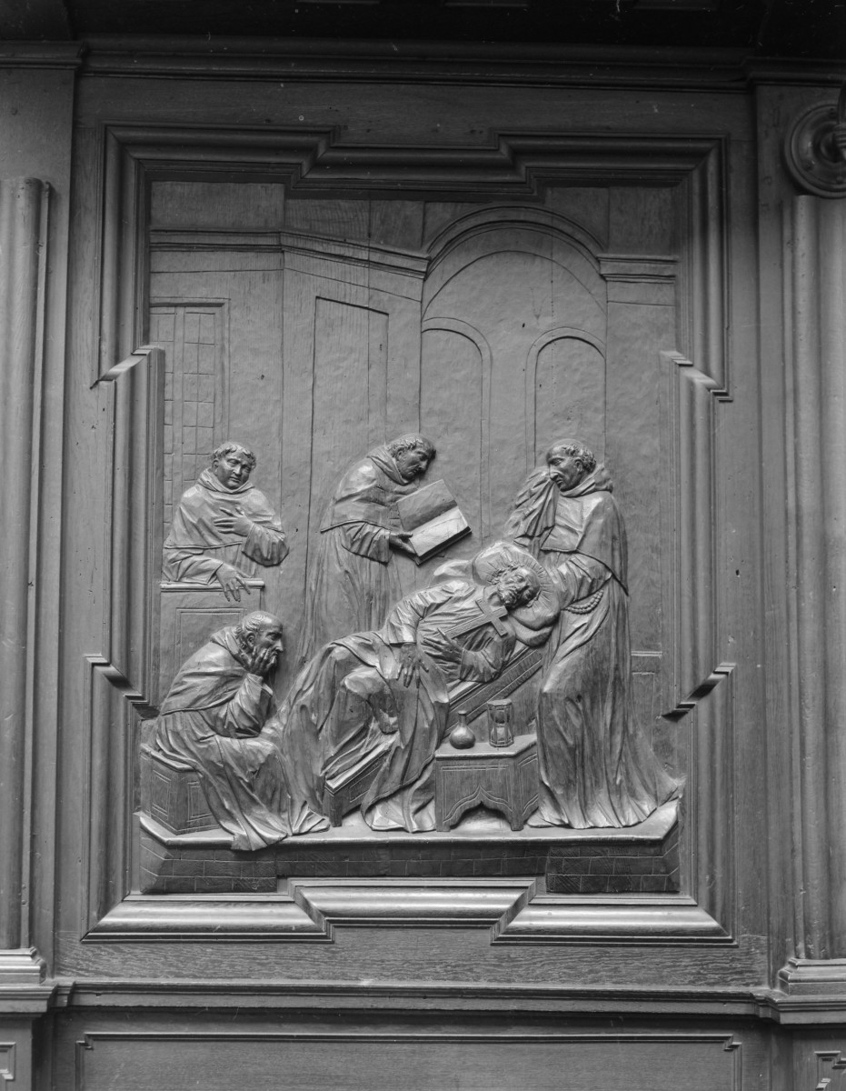 kościół klasztorny augustianów eremitów, ob. parafialny pw. św.św. Wacława, Doroty i Stanisława - wnętrze: stalle - zaplecek, płaskorzeźba, skan 1