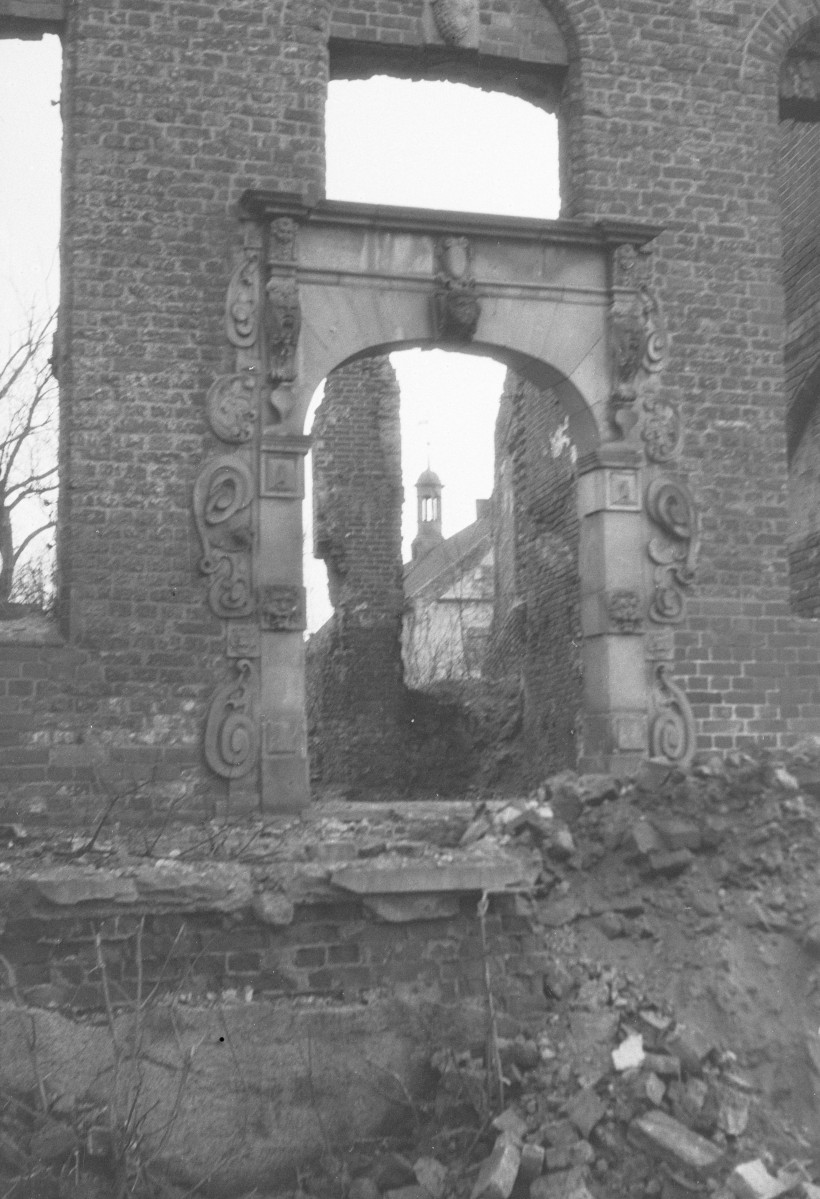 kamienice - portal, skan 1