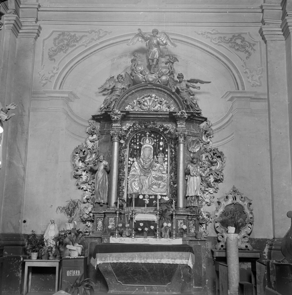 kościół bernardynów pw. św. Antoniego - ołtarz, skan 1