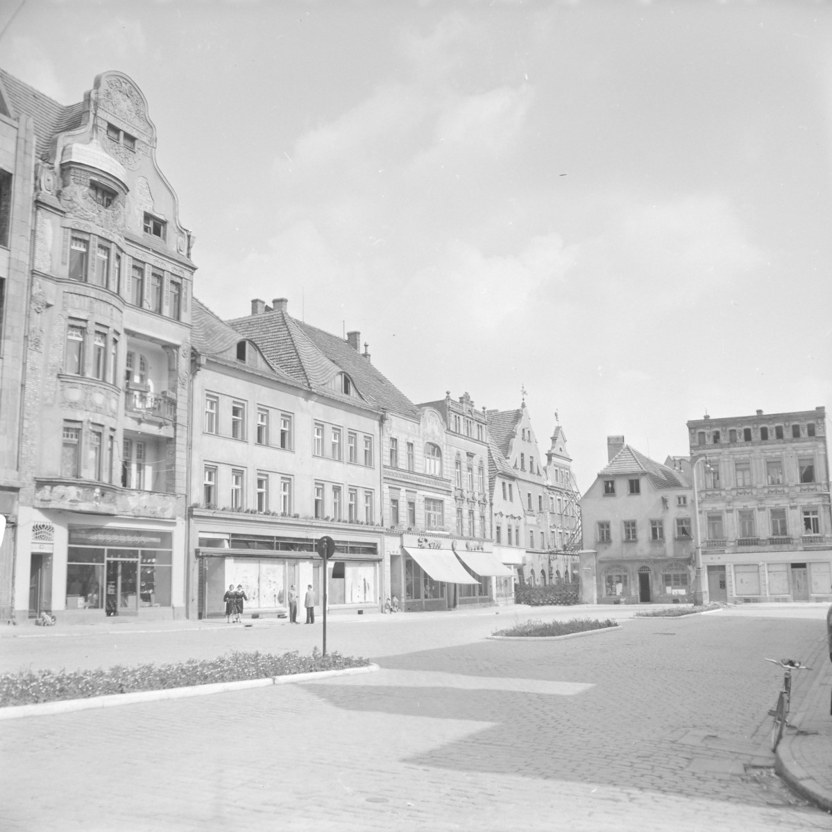 rynek miasta - pierzeja północna, skan 1