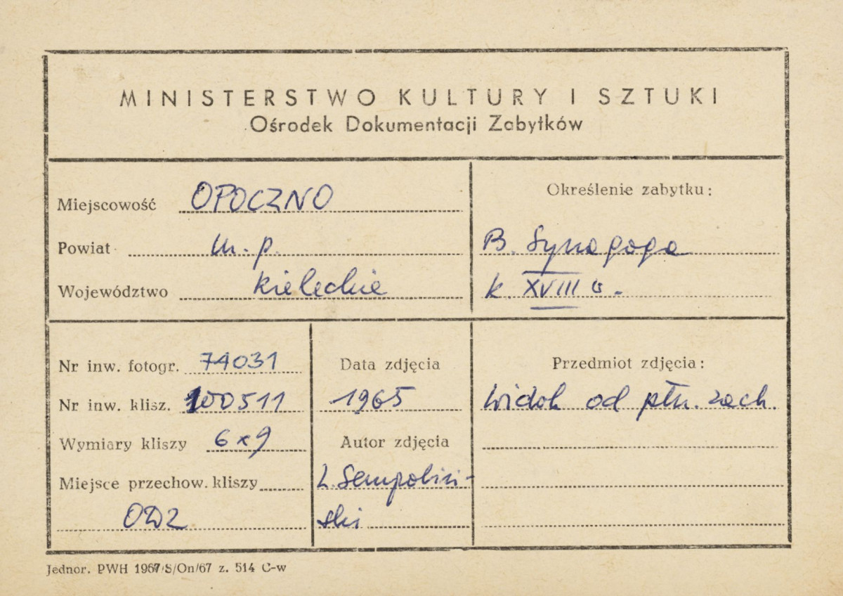 Synagoga - widok ogólny od strony płd. - metryczka

 , skan 1