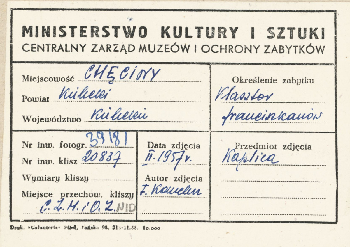 Zespół klasztorny Franciszkanów - widok z zewnątrz na kaplicę św. Leonarda - metryczka, skan 1