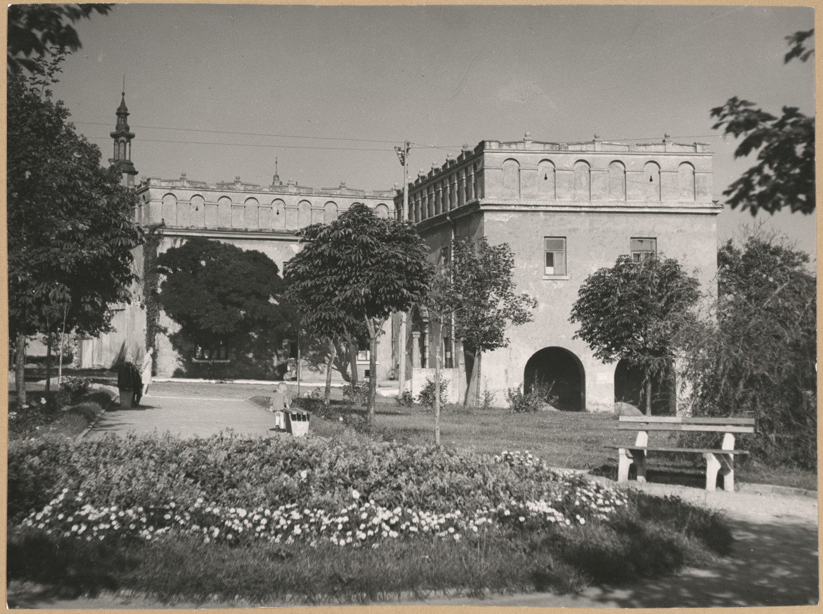Zamek - widok ogólny od strony płd. - zach.

 , skan 1