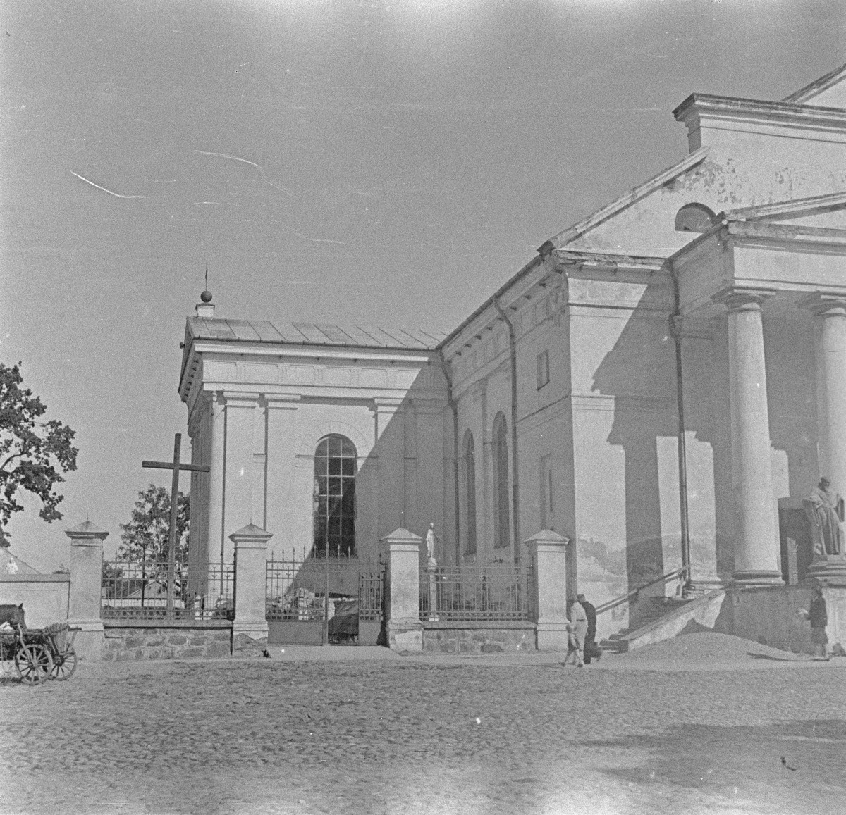 kościół parafialny pw. św. Aleksandra - elewacja boczna, skan 1