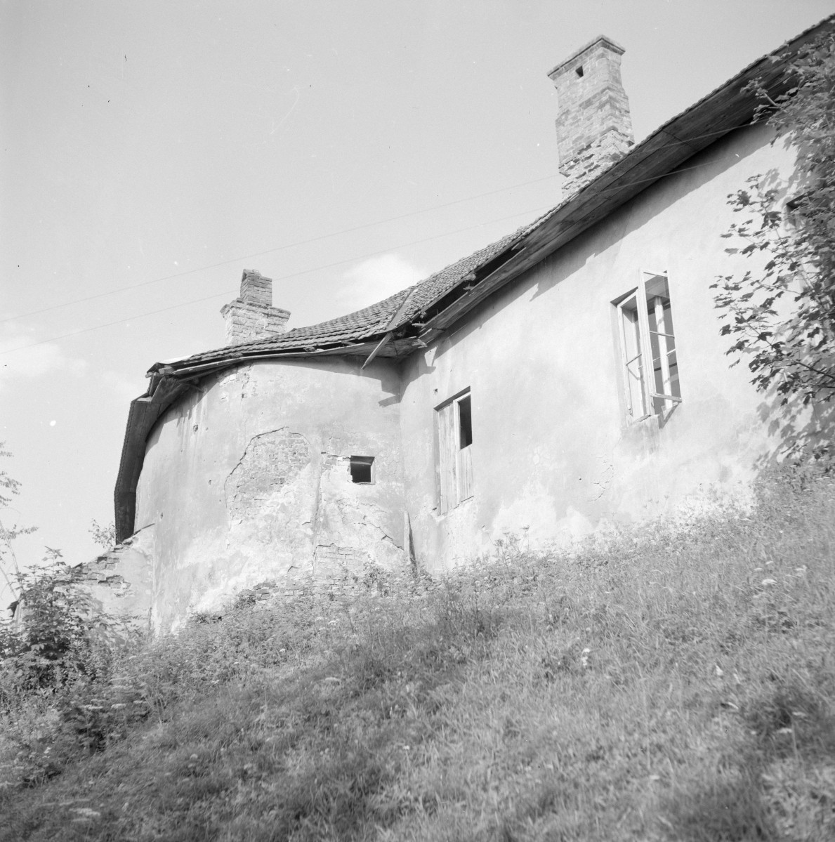 mury miejskie /?/ - fragment koło plebanii, skan 1