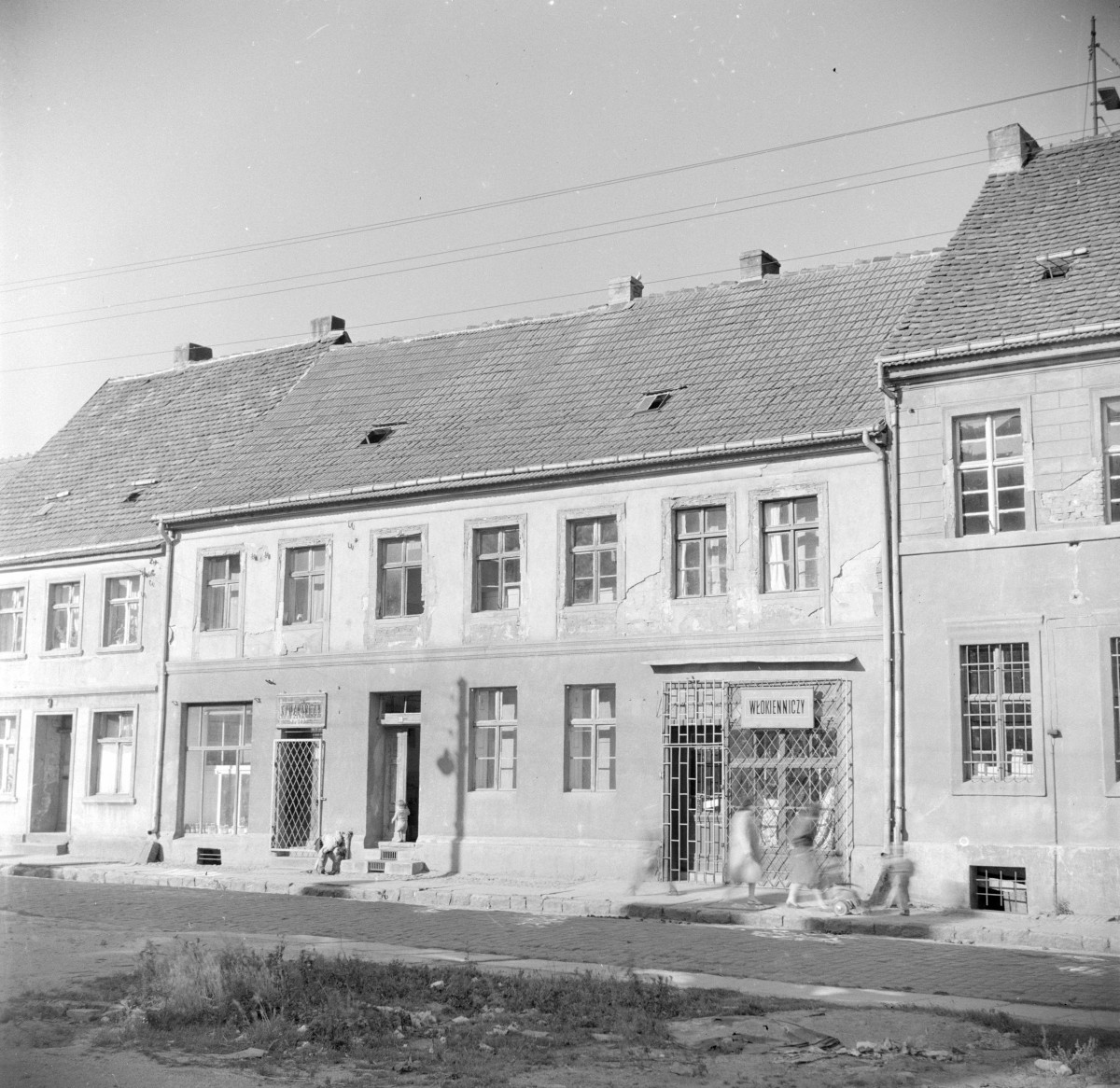 kamienica - elewacja frontowa, skan 1