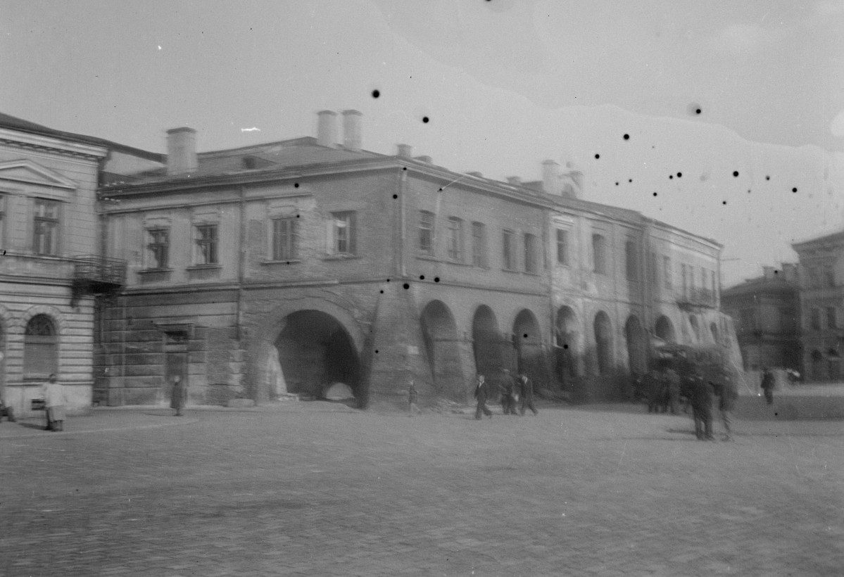rynek - kamienica podcieniowa, skan 1