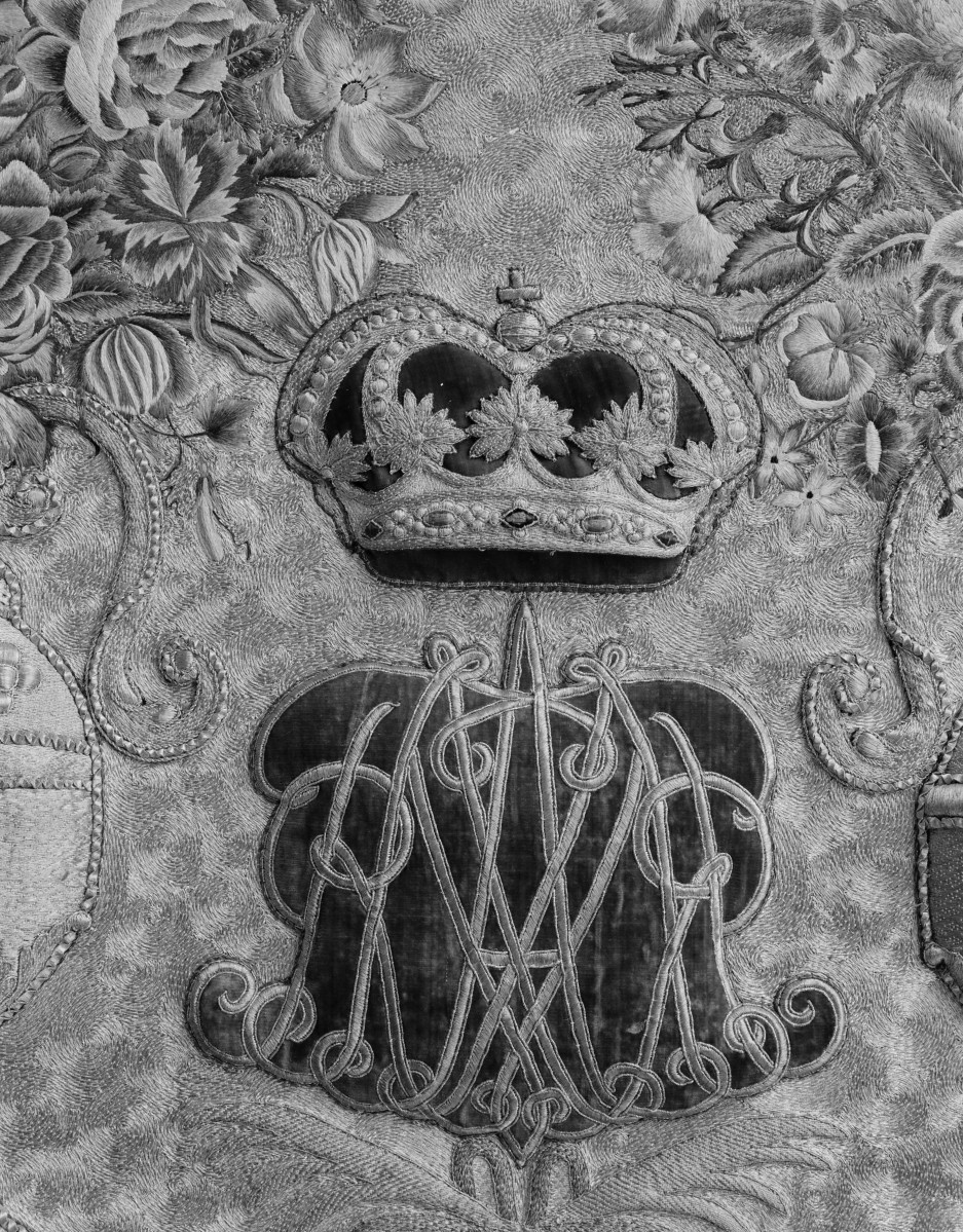 Kościół pw. Wniebowzięcia NMP i Świętego Józefa - antepediumm z monogramem 2 połowy XVIII, haft Polski, skan 1