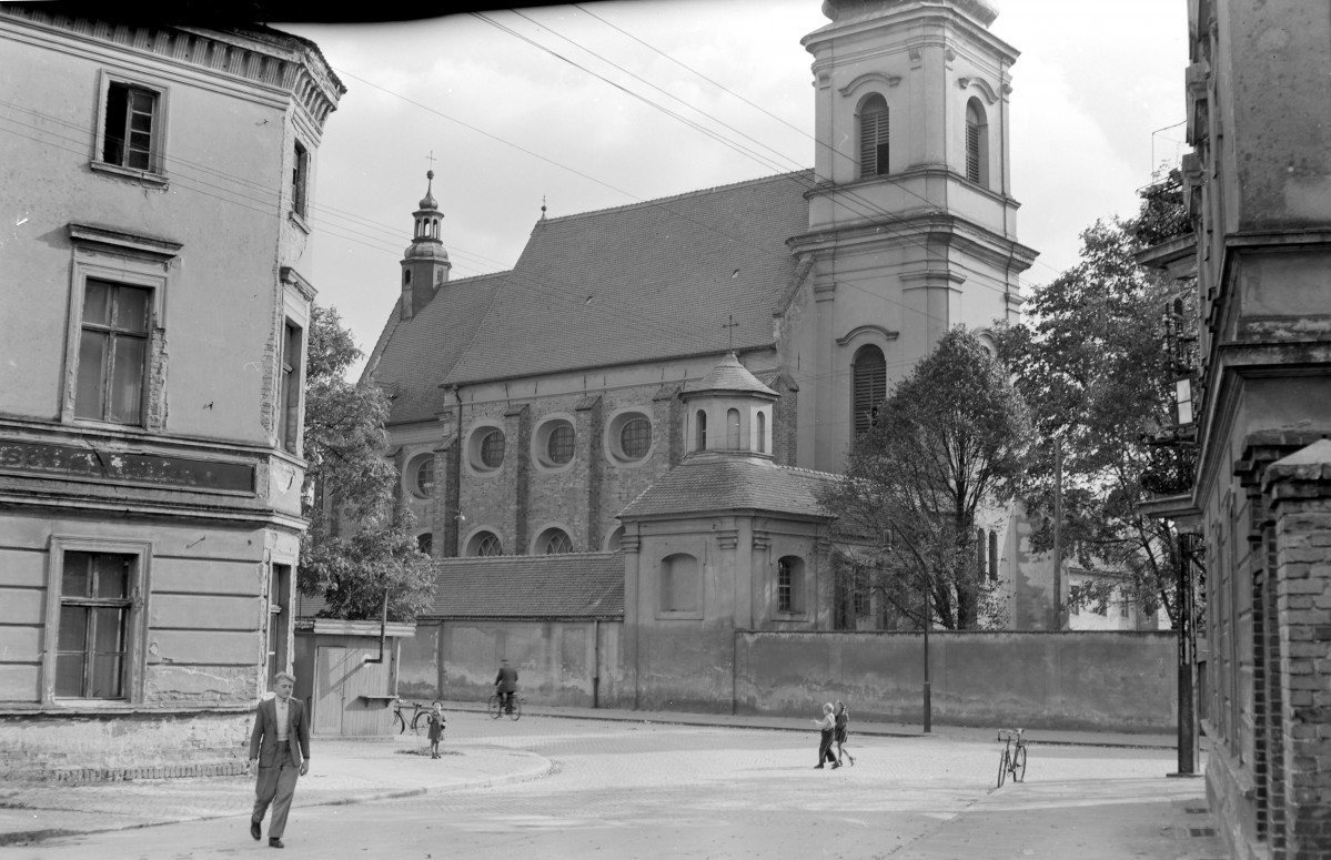 klasztor franciszkański - strona północna, skan 1