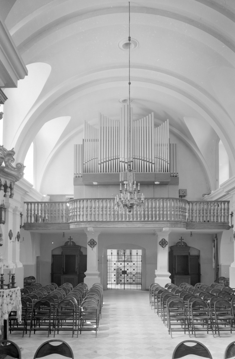 kościół pw. św. Jana Chrzciciela - wnętrze - nawa główna - chór - organy, skan 1