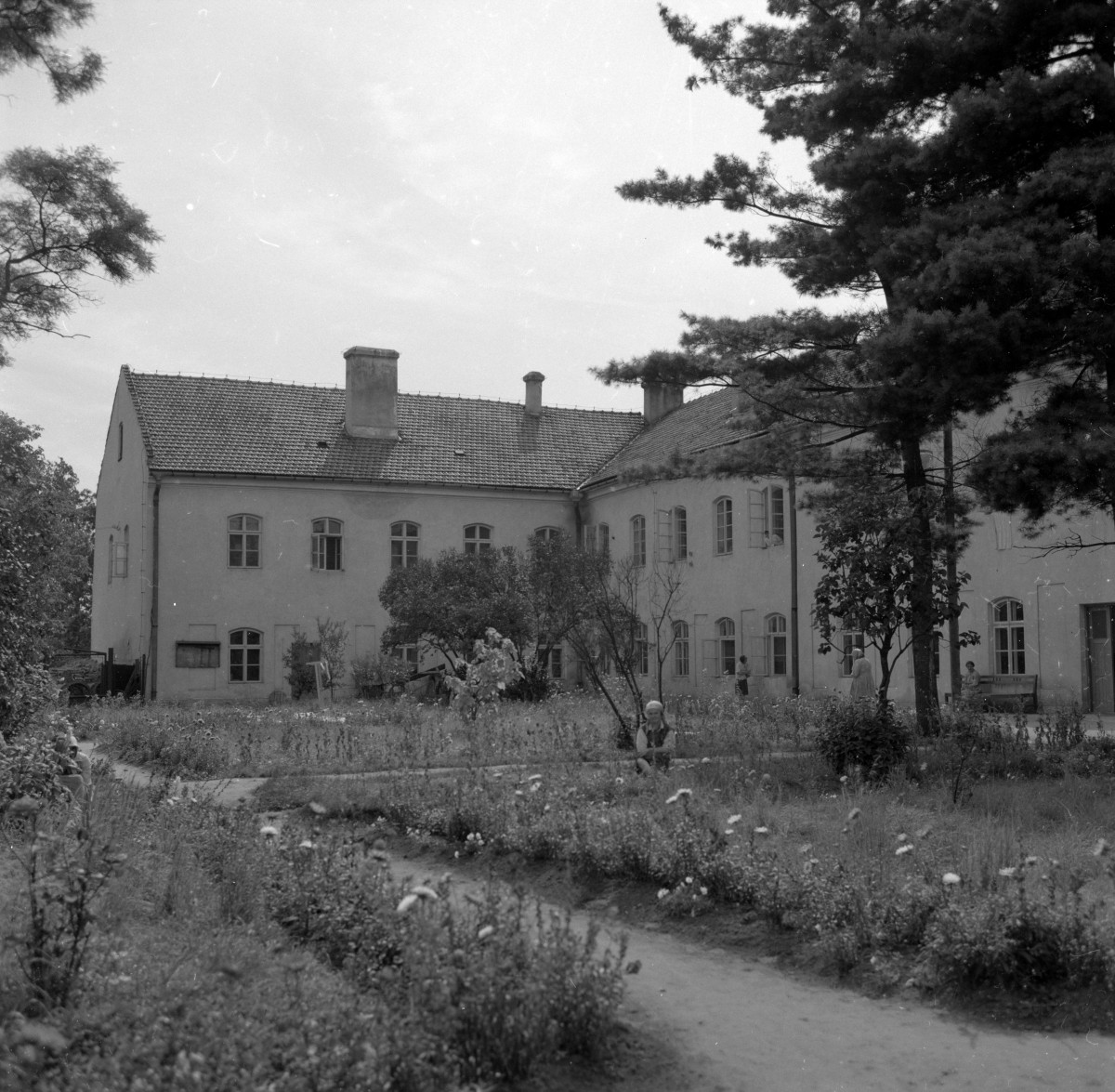 zespół dawnego browaru oraz klasztoru - elewacja, skan 1