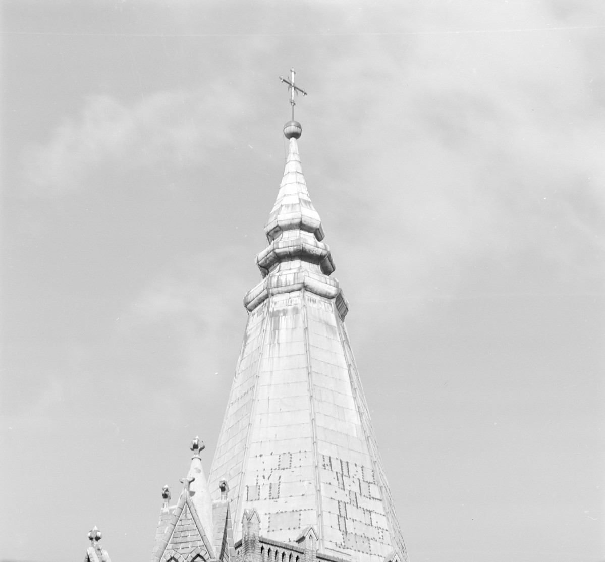 Kościół Wniebowzięcia Najświętszej Maryi Panny - Zwieńczenie wieży. Hełm z sygnaturką., skan 1