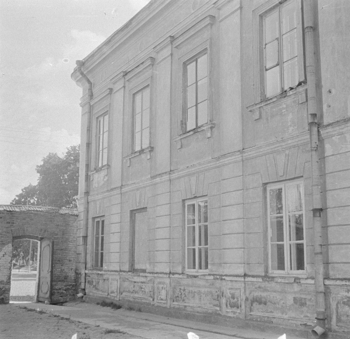 szkoła dawna ul. Konopnickiej 8/9 - elewacja boczna, skan 1