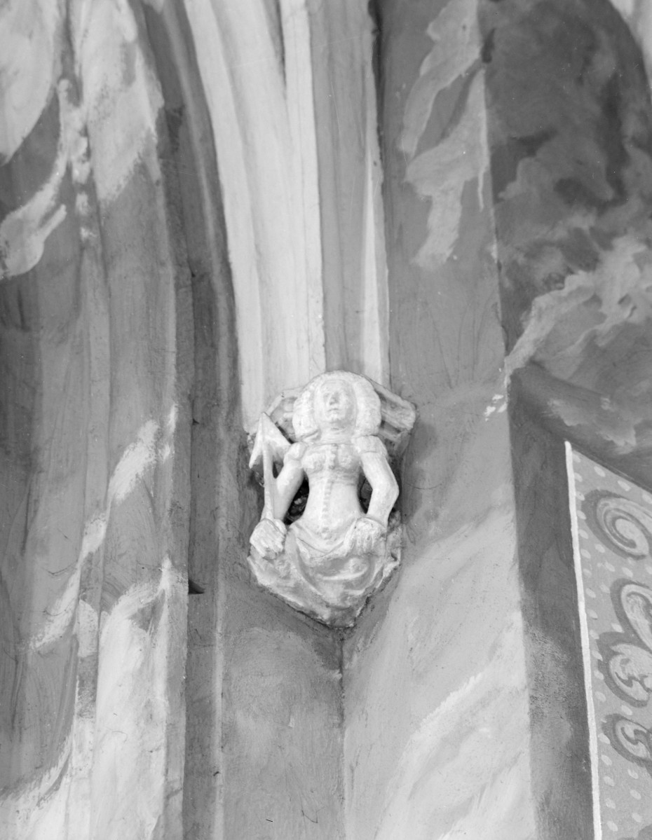 katedra św. Stanisława i św. Wacława - wnętrze, wspornik na filarze w nawie bocznej, skan 1