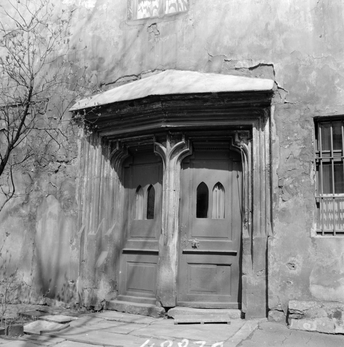 kamienica - elewacja płd. portal, skan 1