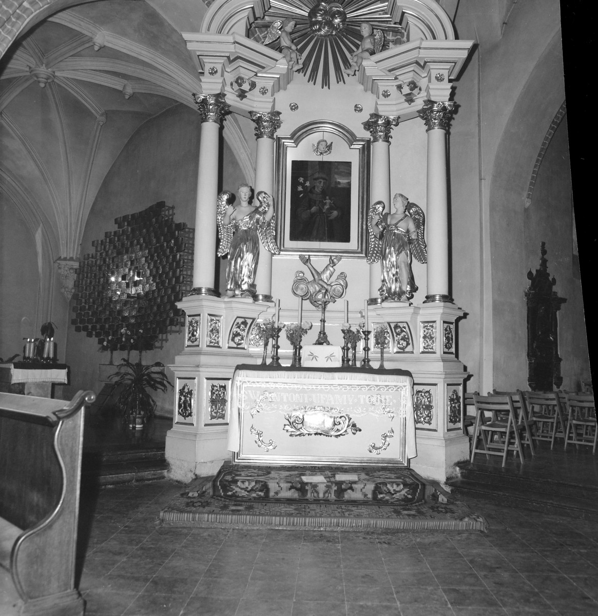 Kościół św. Katarzyny - ołtarz św. Antoniego, fragment sklepienie gwiaździste, skan 1