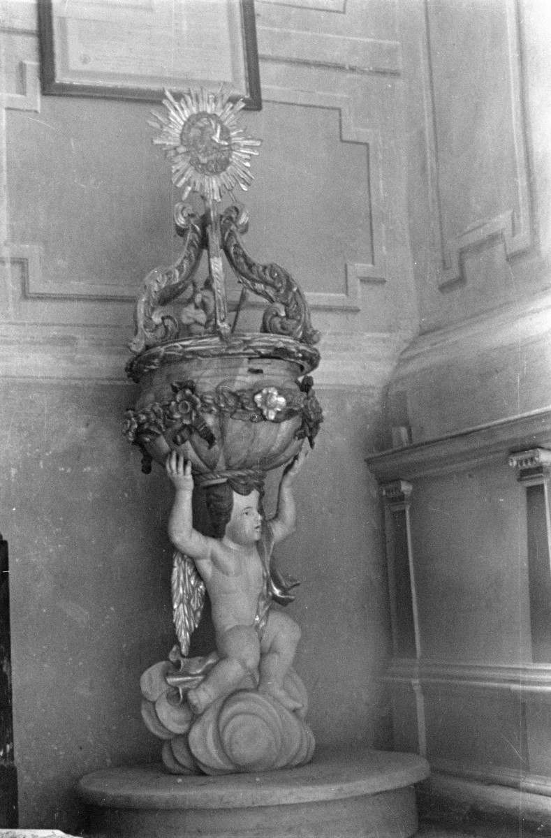 kościół pw. św. Bartłomieja - wnętrze - chrzcielnica, skan 1