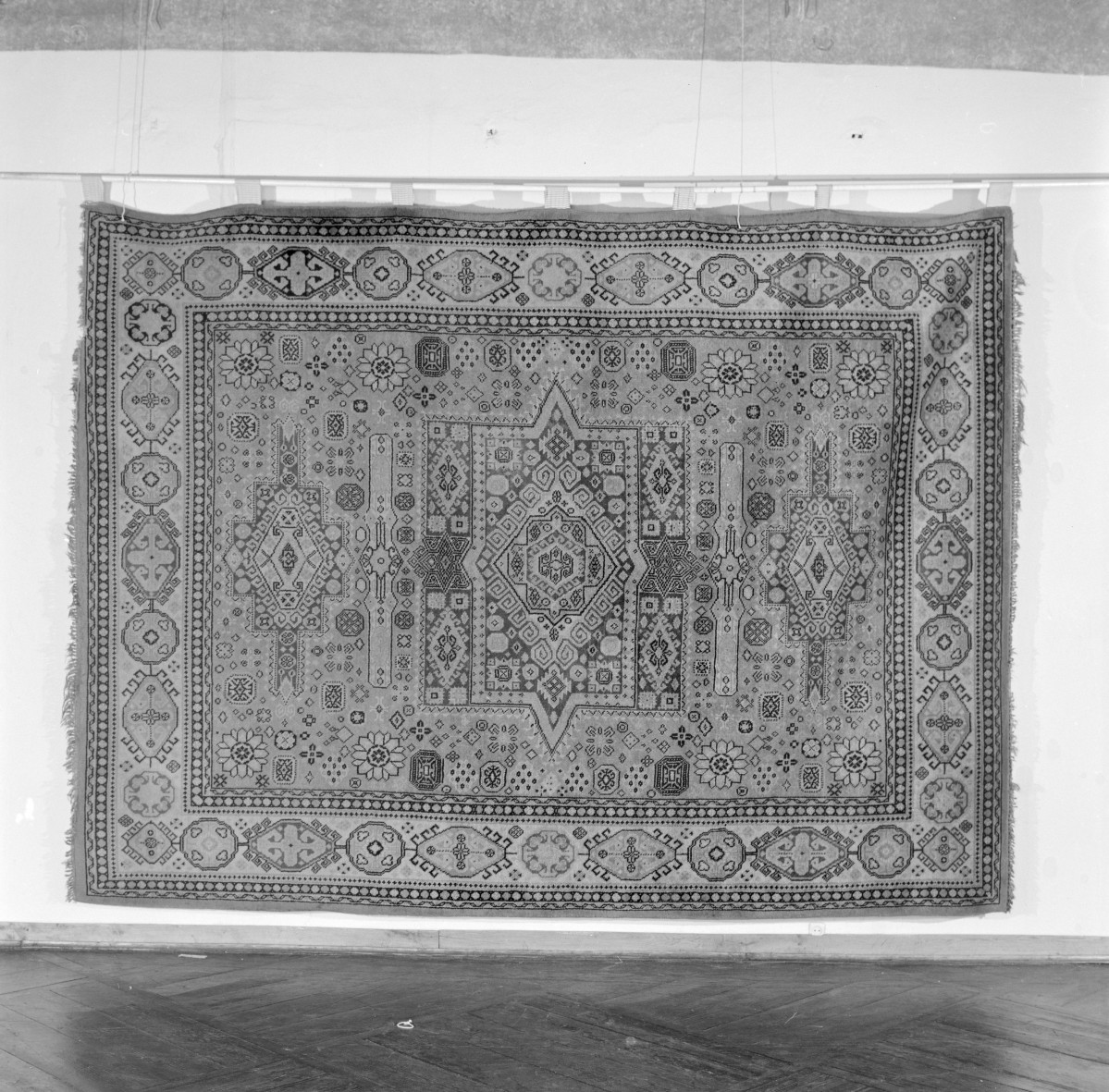 Muzeum Narodowe - Kobierzec. Kaukaz. Całość., skan 1