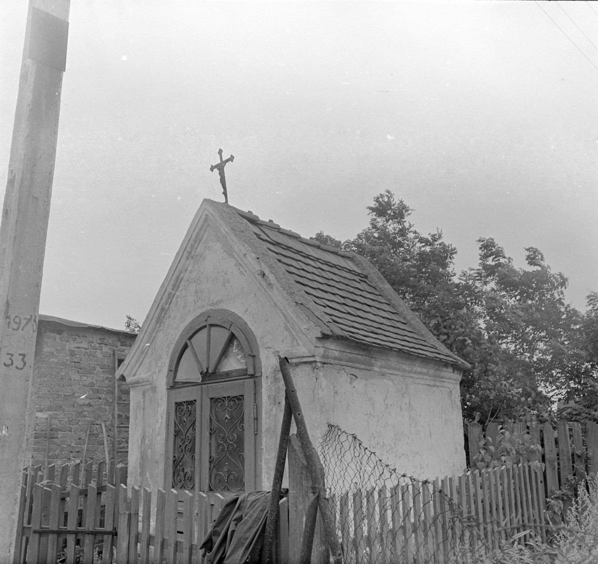 kapliczka - widok ogólny, skan 1