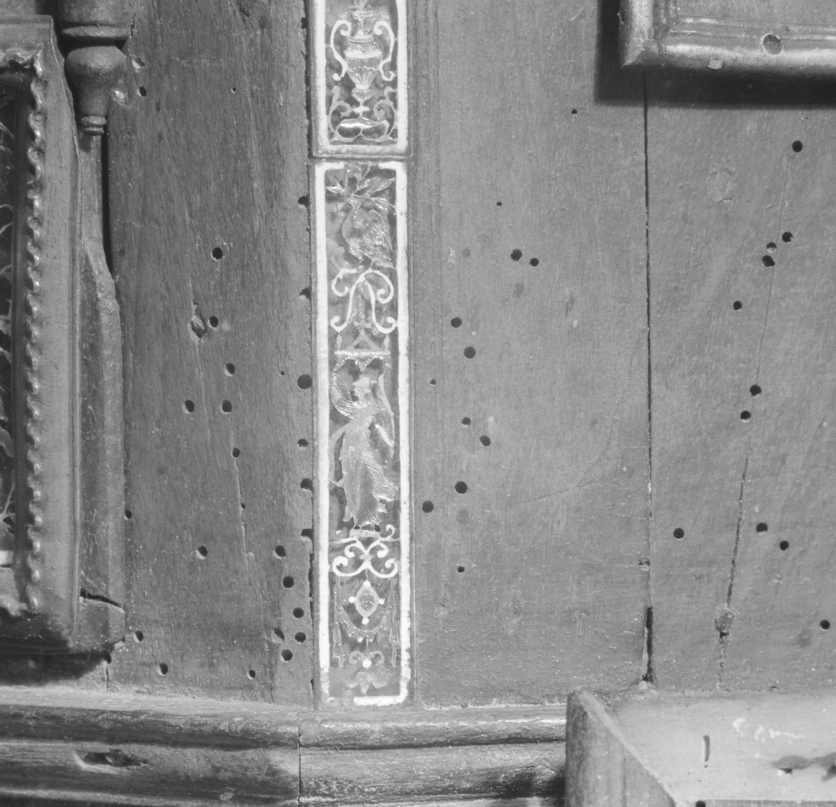 Kościół św. Józefa Oblubieńca i św. Antoniego z Padwy - tabernakulum z ok. 1740. Detale zdobienia., skan 1