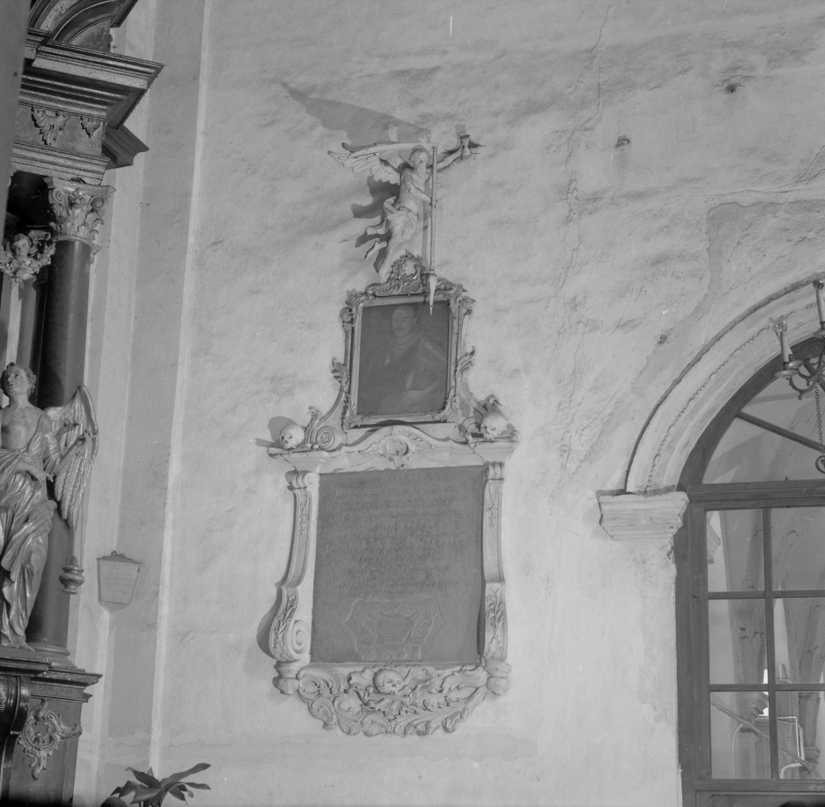 Bazyliki Wniebowzięcia NMP - wnętrze: epitafium Wojciecha Chręstowskiego, skan 1