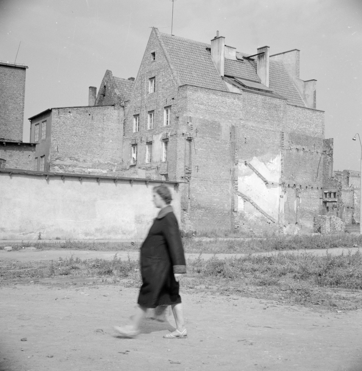 kamienica, ul. Wigilijna 13 - elewacja widok od południowego-zachodu, skan 1