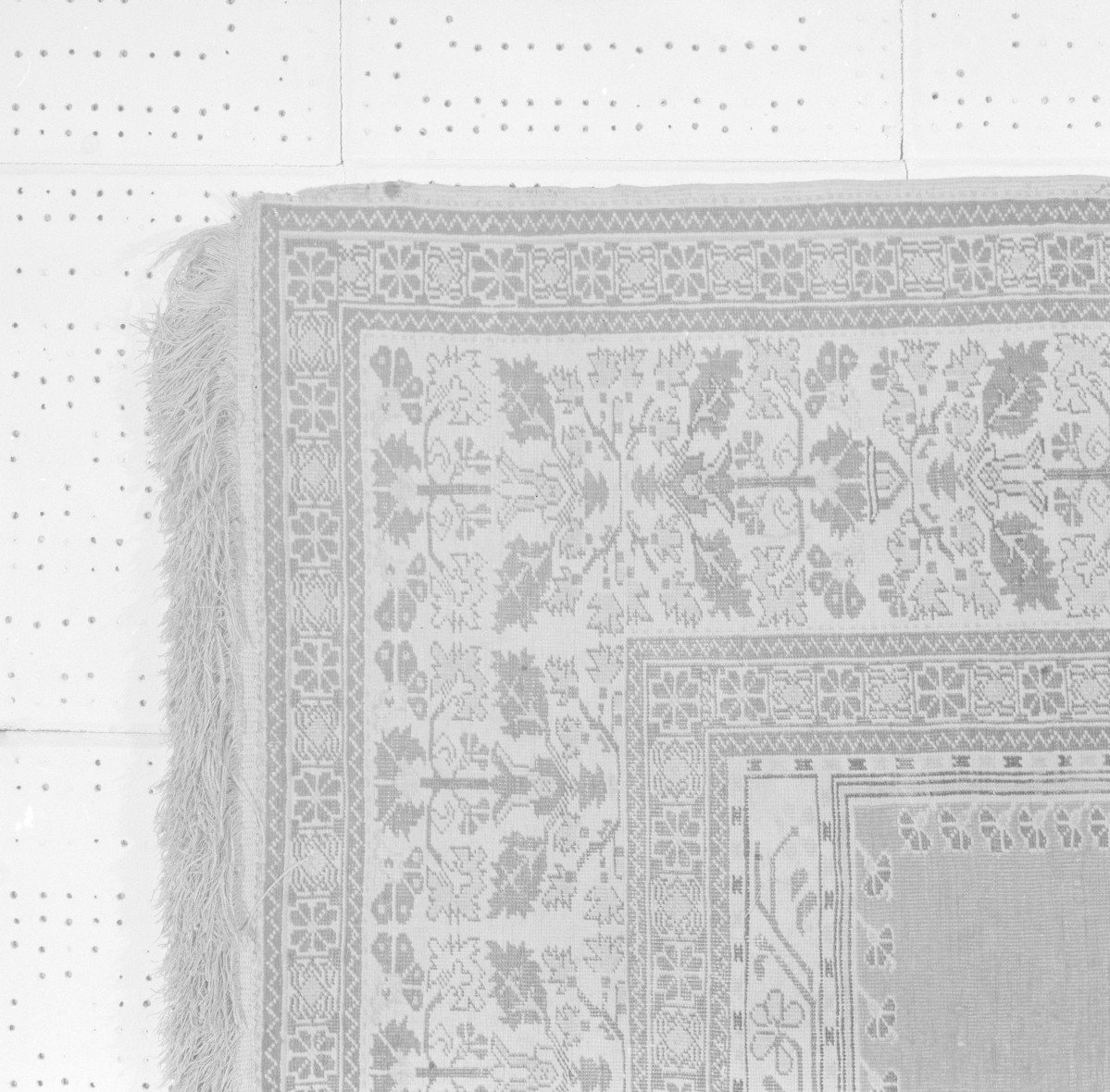Muzeum Narodowe - Kobierzec modlitewny "Giordes" - XIX wiek. Fragment bordiury., skan 1