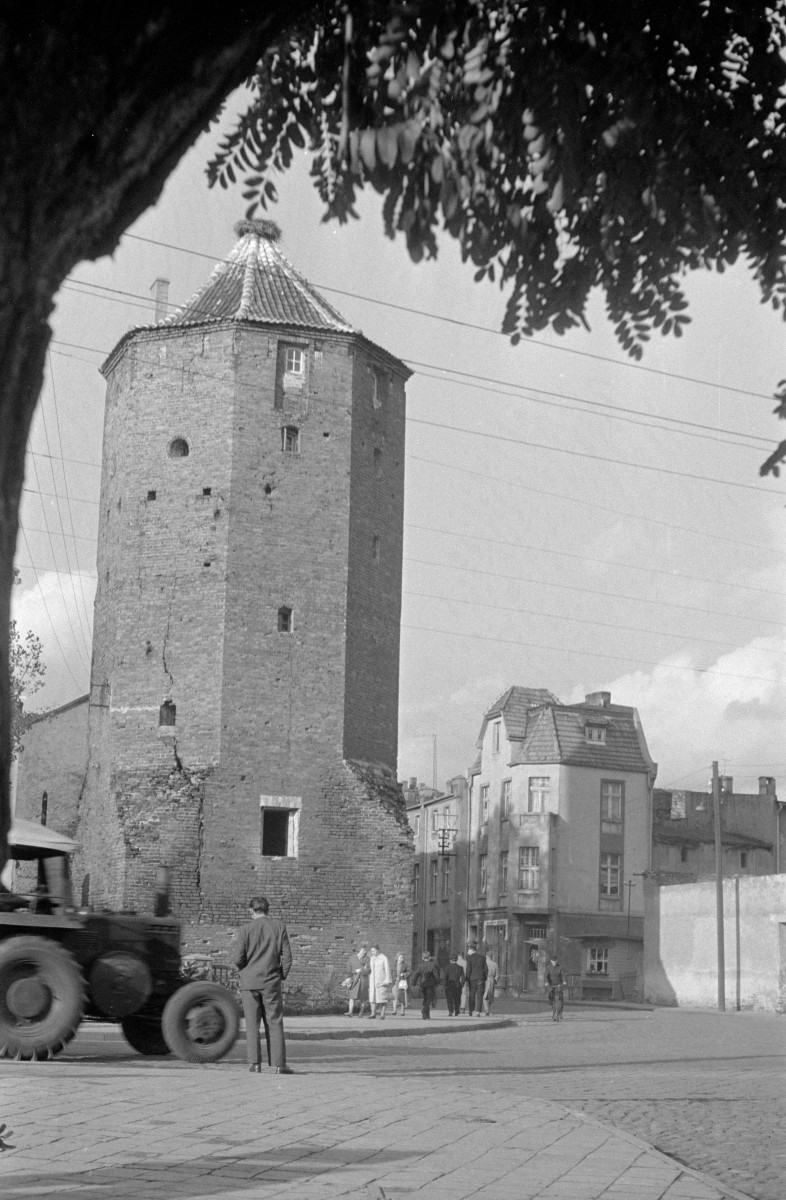 baszta Wieża Mazurska - widok ogólny, skan 1